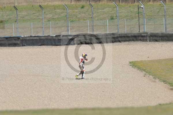 Motorcycle action photographs;donington;donington park leicestershire;donington photographs;event digital images;eventdigitalimages;no limits trackday;peter wileman photography;trackday;trackday digital images;trackday photos