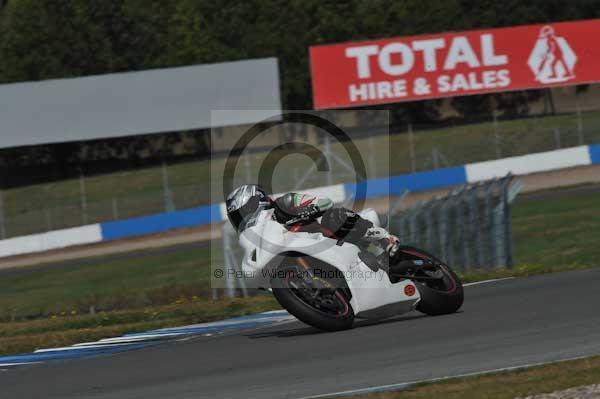 Motorcycle action photographs;donington;donington park leicestershire;donington photographs;event digital images;eventdigitalimages;no limits trackday;peter wileman photography;trackday;trackday digital images;trackday photos