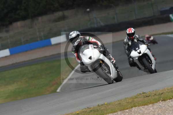 Motorcycle action photographs;donington;donington park leicestershire;donington photographs;event digital images;eventdigitalimages;no limits trackday;peter wileman photography;trackday;trackday digital images;trackday photos