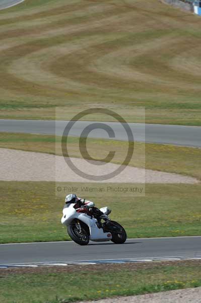 Motorcycle action photographs;donington;donington park leicestershire;donington photographs;event digital images;eventdigitalimages;no limits trackday;peter wileman photography;trackday;trackday digital images;trackday photos