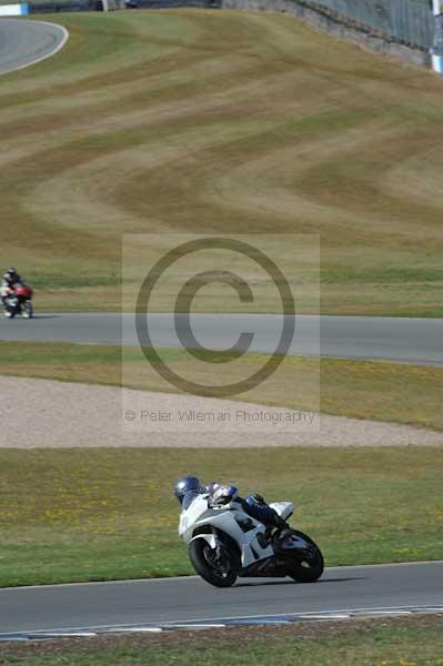 Motorcycle action photographs;donington;donington park leicestershire;donington photographs;event digital images;eventdigitalimages;no limits trackday;peter wileman photography;trackday;trackday digital images;trackday photos