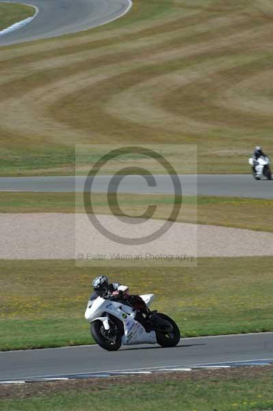 Motorcycle action photographs;donington;donington park leicestershire;donington photographs;event digital images;eventdigitalimages;no limits trackday;peter wileman photography;trackday;trackday digital images;trackday photos