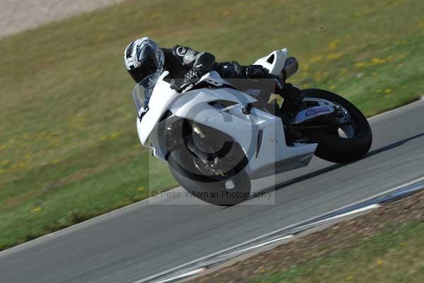 Motorcycle action photographs;donington;donington park leicestershire;donington photographs;event digital images;eventdigitalimages;no limits trackday;peter wileman photography;trackday;trackday digital images;trackday photos