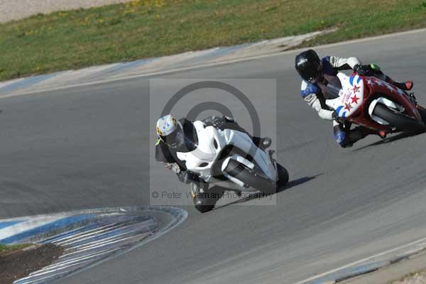 Motorcycle action photographs;donington;donington park leicestershire;donington photographs;event digital images;eventdigitalimages;no limits trackday;peter wileman photography;trackday;trackday digital images;trackday photos