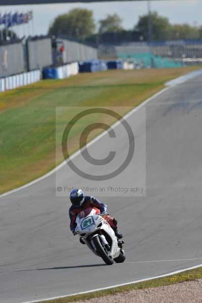 Motorcycle action photographs;donington;donington park leicestershire;donington photographs;event digital images;eventdigitalimages;no limits trackday;peter wileman photography;trackday;trackday digital images;trackday photos
