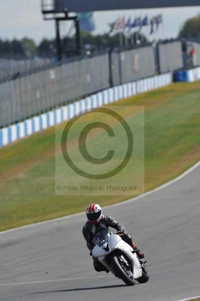 Motorcycle action photographs;donington;donington park leicestershire;donington photographs;event digital images;eventdigitalimages;no limits trackday;peter wileman photography;trackday;trackday digital images;trackday photos