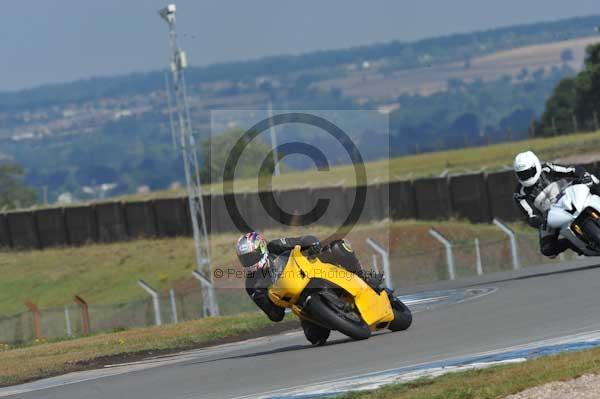 Motorcycle action photographs;donington;donington park leicestershire;donington photographs;event digital images;eventdigitalimages;no limits trackday;peter wileman photography;trackday;trackday digital images;trackday photos