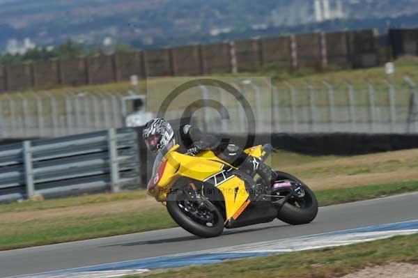 Motorcycle action photographs;donington;donington park leicestershire;donington photographs;event digital images;eventdigitalimages;no limits trackday;peter wileman photography;trackday;trackday digital images;trackday photos