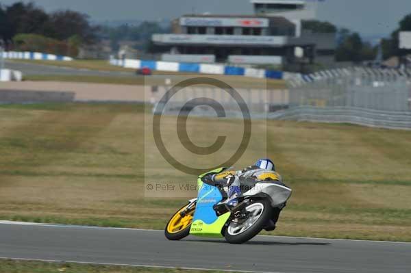 Motorcycle action photographs;donington;donington park leicestershire;donington photographs;event digital images;eventdigitalimages;no limits trackday;peter wileman photography;trackday;trackday digital images;trackday photos
