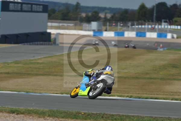 Motorcycle action photographs;donington;donington park leicestershire;donington photographs;event digital images;eventdigitalimages;no limits trackday;peter wileman photography;trackday;trackday digital images;trackday photos