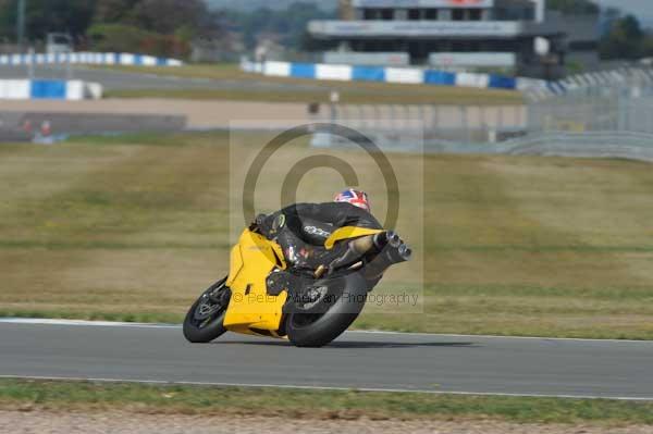 Motorcycle action photographs;donington;donington park leicestershire;donington photographs;event digital images;eventdigitalimages;no limits trackday;peter wileman photography;trackday;trackday digital images;trackday photos