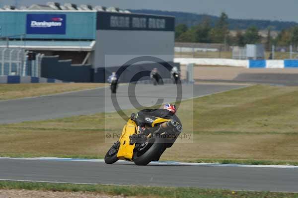 Motorcycle action photographs;donington;donington park leicestershire;donington photographs;event digital images;eventdigitalimages;no limits trackday;peter wileman photography;trackday;trackday digital images;trackday photos