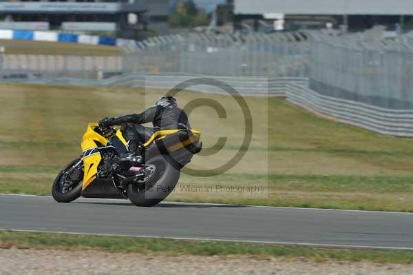 Motorcycle action photographs;donington;donington park leicestershire;donington photographs;event digital images;eventdigitalimages;no limits trackday;peter wileman photography;trackday;trackday digital images;trackday photos