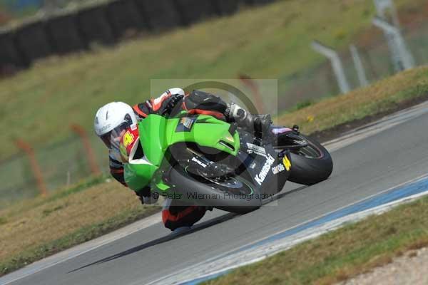 Motorcycle action photographs;donington;donington park leicestershire;donington photographs;event digital images;eventdigitalimages;no limits trackday;peter wileman photography;trackday;trackday digital images;trackday photos