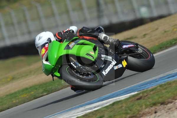 Motorcycle action photographs;donington;donington park leicestershire;donington photographs;event digital images;eventdigitalimages;no limits trackday;peter wileman photography;trackday;trackday digital images;trackday photos