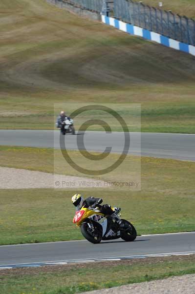 Motorcycle action photographs;donington;donington park leicestershire;donington photographs;event digital images;eventdigitalimages;no limits trackday;peter wileman photography;trackday;trackday digital images;trackday photos