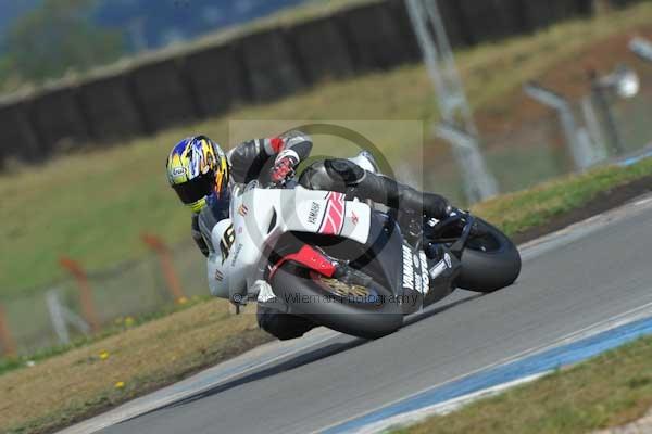 Motorcycle action photographs;donington;donington park leicestershire;donington photographs;event digital images;eventdigitalimages;no limits trackday;peter wileman photography;trackday;trackday digital images;trackday photos