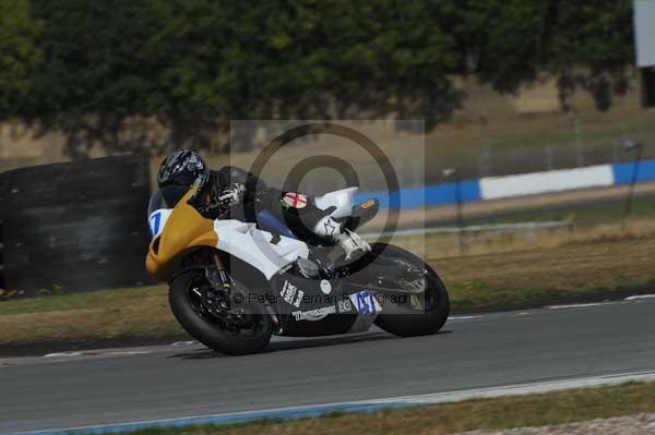 Motorcycle action photographs;donington;donington park leicestershire;donington photographs;event digital images;eventdigitalimages;no limits trackday;peter wileman photography;trackday;trackday digital images;trackday photos