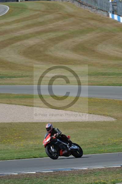Motorcycle action photographs;donington;donington park leicestershire;donington photographs;event digital images;eventdigitalimages;no limits trackday;peter wileman photography;trackday;trackday digital images;trackday photos