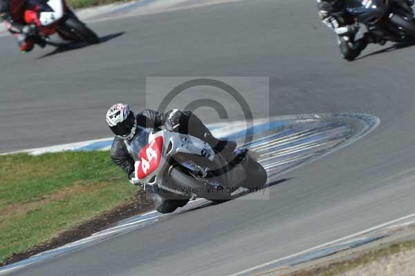 Motorcycle action photographs;donington;donington park leicestershire;donington photographs;event digital images;eventdigitalimages;no limits trackday;peter wileman photography;trackday;trackday digital images;trackday photos