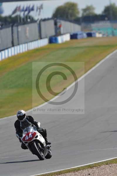 Motorcycle action photographs;donington;donington park leicestershire;donington photographs;event digital images;eventdigitalimages;no limits trackday;peter wileman photography;trackday;trackday digital images;trackday photos