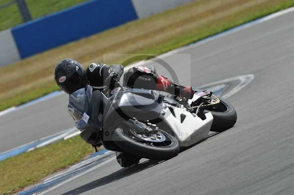 Motorcycle action photographs;donington;donington park leicestershire;donington photographs;event digital images;eventdigitalimages;no limits trackday;peter wileman photography;trackday;trackday digital images;trackday photos