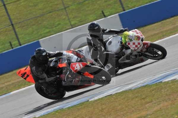 Motorcycle action photographs;donington;donington park leicestershire;donington photographs;event digital images;eventdigitalimages;no limits trackday;peter wileman photography;trackday;trackday digital images;trackday photos