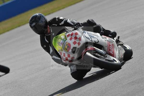 Motorcycle action photographs;donington;donington park leicestershire;donington photographs;event digital images;eventdigitalimages;no limits trackday;peter wileman photography;trackday;trackday digital images;trackday photos