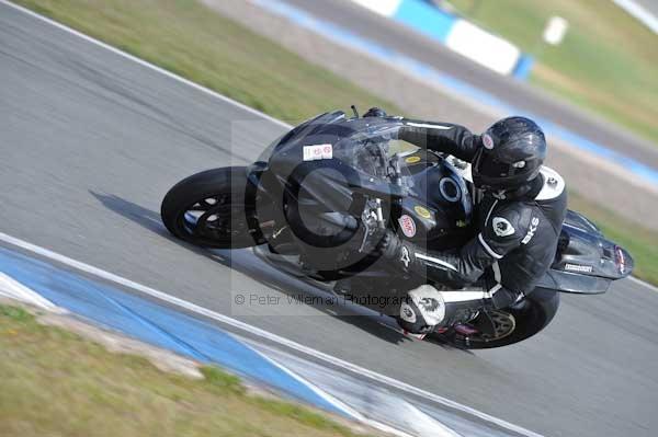 Motorcycle action photographs;donington;donington park leicestershire;donington photographs;event digital images;eventdigitalimages;no limits trackday;peter wileman photography;trackday;trackday digital images;trackday photos