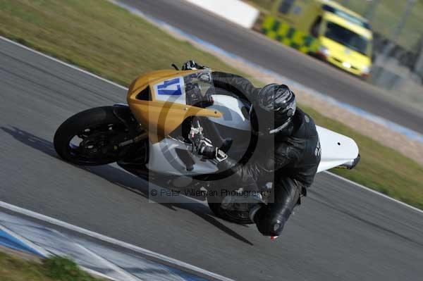 Motorcycle action photographs;donington;donington park leicestershire;donington photographs;event digital images;eventdigitalimages;no limits trackday;peter wileman photography;trackday;trackday digital images;trackday photos