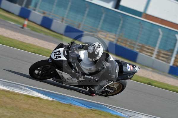 Motorcycle action photographs;donington;donington park leicestershire;donington photographs;event digital images;eventdigitalimages;no limits trackday;peter wileman photography;trackday;trackday digital images;trackday photos