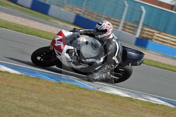 Motorcycle action photographs;donington;donington park leicestershire;donington photographs;event digital images;eventdigitalimages;no limits trackday;peter wileman photography;trackday;trackday digital images;trackday photos