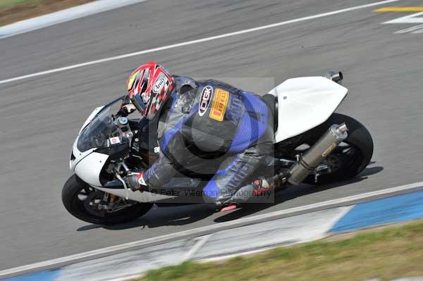 Motorcycle action photographs;donington;donington park leicestershire;donington photographs;event digital images;eventdigitalimages;no limits trackday;peter wileman photography;trackday;trackday digital images;trackday photos