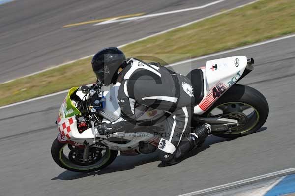 Motorcycle action photographs;donington;donington park leicestershire;donington photographs;event digital images;eventdigitalimages;no limits trackday;peter wileman photography;trackday;trackday digital images;trackday photos