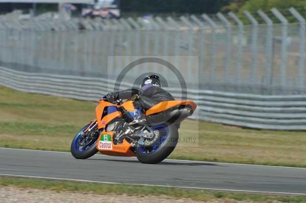 Motorcycle action photographs;donington;donington park leicestershire;donington photographs;event digital images;eventdigitalimages;no limits trackday;peter wileman photography;trackday;trackday digital images;trackday photos