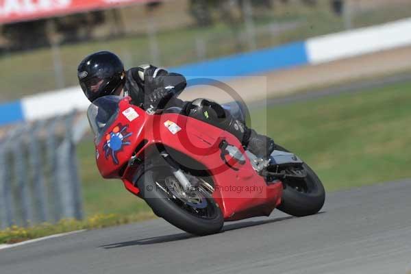 Motorcycle action photographs;donington;donington park leicestershire;donington photographs;event digital images;eventdigitalimages;no limits trackday;peter wileman photography;trackday;trackday digital images;trackday photos