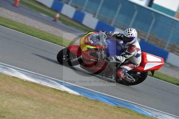Motorcycle action photographs;donington;donington park leicestershire;donington photographs;event digital images;eventdigitalimages;no limits trackday;peter wileman photography;trackday;trackday digital images;trackday photos