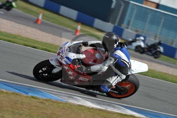 Motorcycle action photographs;donington;donington park leicestershire;donington photographs;event digital images;eventdigitalimages;no limits trackday;peter wileman photography;trackday;trackday digital images;trackday photos