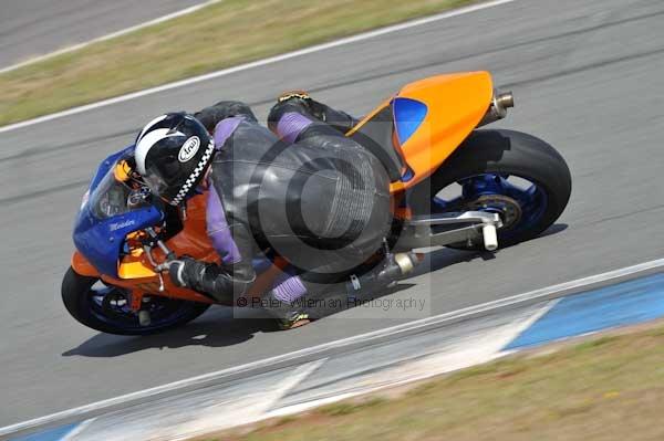 Motorcycle action photographs;donington;donington park leicestershire;donington photographs;event digital images;eventdigitalimages;no limits trackday;peter wileman photography;trackday;trackday digital images;trackday photos