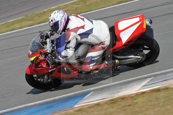 Motorcycle action photographs;donington;donington park leicestershire;donington photographs;event digital images;eventdigitalimages;no limits trackday;peter wileman photography;trackday;trackday digital images;trackday photos