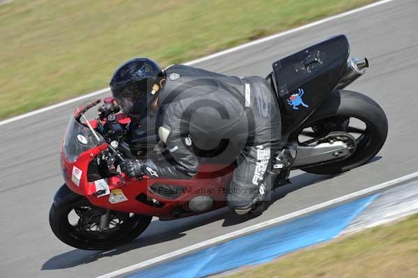 Motorcycle action photographs;donington;donington park leicestershire;donington photographs;event digital images;eventdigitalimages;no limits trackday;peter wileman photography;trackday;trackday digital images;trackday photos