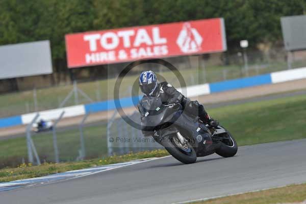 Motorcycle action photographs;donington;donington park leicestershire;donington photographs;event digital images;eventdigitalimages;no limits trackday;peter wileman photography;trackday;trackday digital images;trackday photos