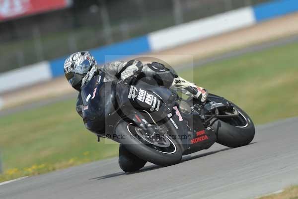 Motorcycle action photographs;donington;donington park leicestershire;donington photographs;event digital images;eventdigitalimages;no limits trackday;peter wileman photography;trackday;trackday digital images;trackday photos