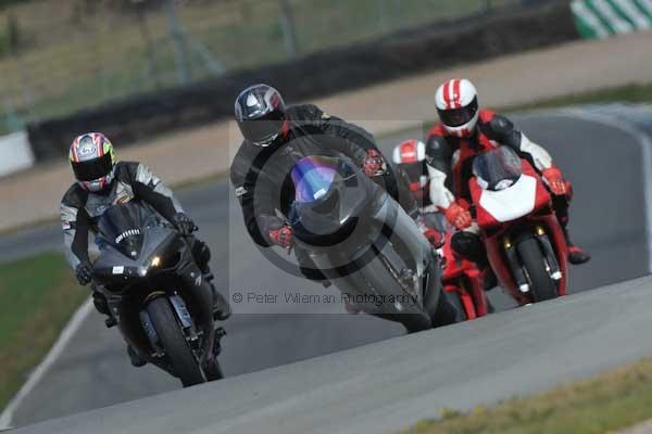 Motorcycle action photographs;donington;donington park leicestershire;donington photographs;event digital images;eventdigitalimages;no limits trackday;peter wileman photography;trackday;trackday digital images;trackday photos