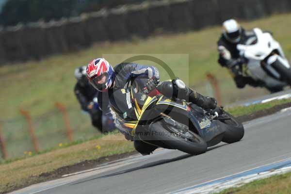 Motorcycle action photographs;donington;donington park leicestershire;donington photographs;event digital images;eventdigitalimages;no limits trackday;peter wileman photography;trackday;trackday digital images;trackday photos