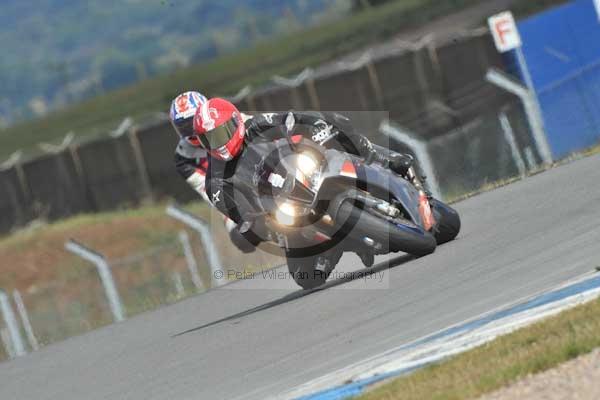 Motorcycle action photographs;donington;donington park leicestershire;donington photographs;event digital images;eventdigitalimages;no limits trackday;peter wileman photography;trackday;trackday digital images;trackday photos