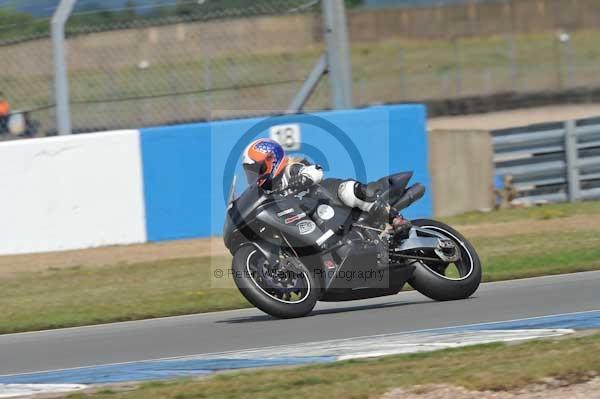 Motorcycle action photographs;donington;donington park leicestershire;donington photographs;event digital images;eventdigitalimages;no limits trackday;peter wileman photography;trackday;trackday digital images;trackday photos