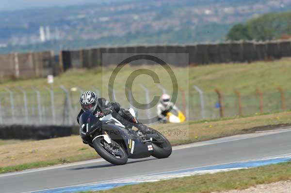 Motorcycle action photographs;donington;donington park leicestershire;donington photographs;event digital images;eventdigitalimages;no limits trackday;peter wileman photography;trackday;trackday digital images;trackday photos