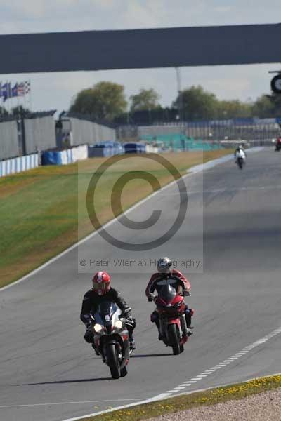 Motorcycle action photographs;donington;donington park leicestershire;donington photographs;event digital images;eventdigitalimages;no limits trackday;peter wileman photography;trackday;trackday digital images;trackday photos