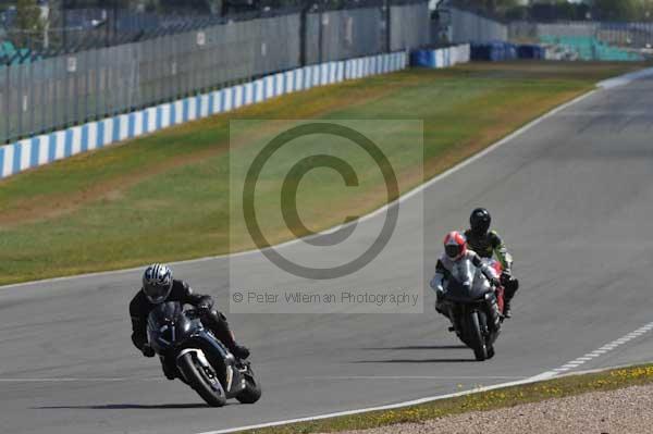 Motorcycle action photographs;donington;donington park leicestershire;donington photographs;event digital images;eventdigitalimages;no limits trackday;peter wileman photography;trackday;trackday digital images;trackday photos